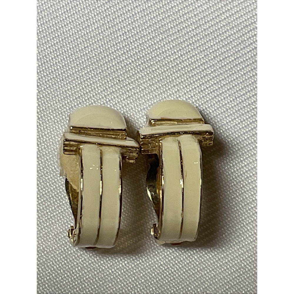 Vintage Ciner Ivory Enamel Clip On Earrings 1980s Signed Classic Clean - Picture 8 of 8